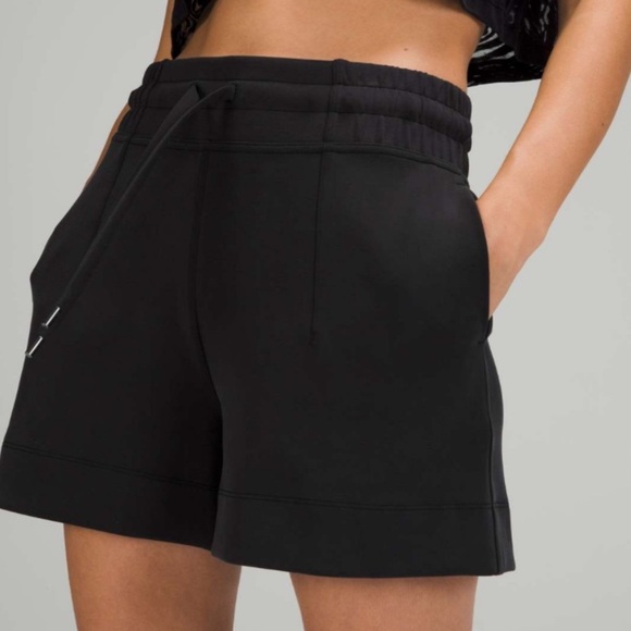 Lululemon Soft Ambitions Hi Rise Shorts in Black 4” Size 2 - Picture 1 of 7